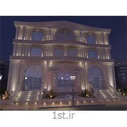 عکس طراحی ساختماننمای شب ساختمان کلاسیک با استفاده از سنگ تراورتن حاجی آباد