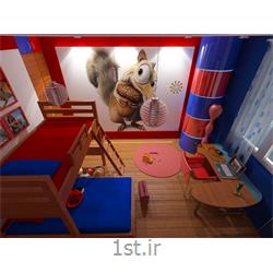 طراحی دکوراسیون داخلی اتاق خواب با رنگبندی قرمز و آبی و استفاده از چوب با رنگ قهوه ای روشن