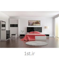 طراحی دکوراسیون داخلی اتاق خواب با سبک مدرن با رنگبندی سفید و کف قهوه ای سوخته